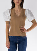 MAGLIONE CON SCOLLO A V, C3547 CAMMELLOWHT, thumb