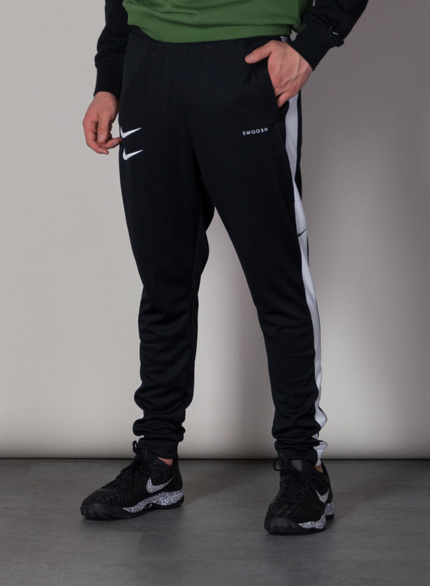 pantalone swoosh