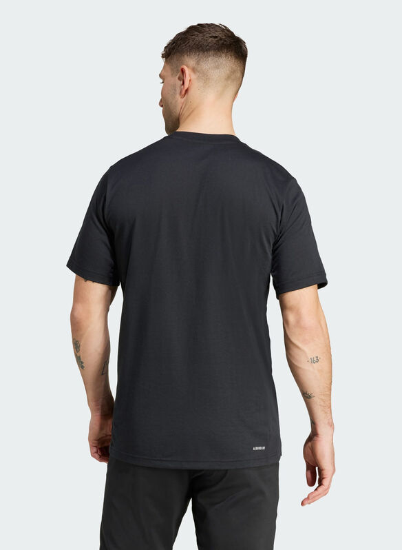 T-SHIRT ESSENTIALS GRAPHIC LOGO, BLK, medium